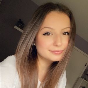 Meet your Posher, Dana